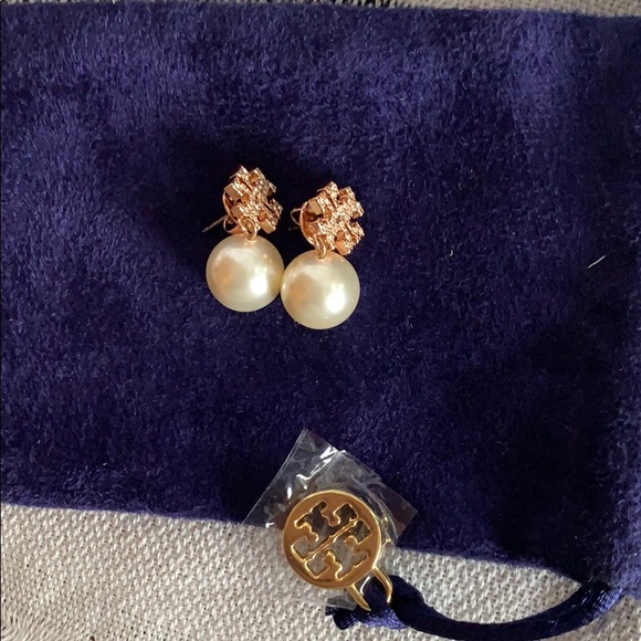 Tory Burch crystal logo drop pearl earrings - Picture 4 of 4